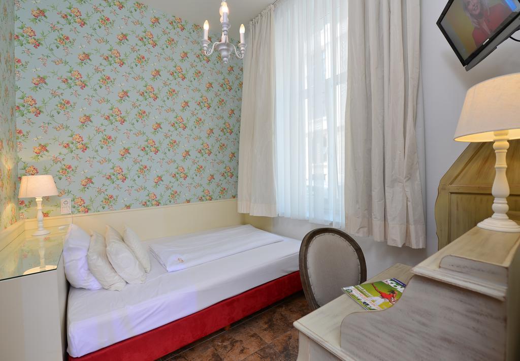 Domstern Hotel Kolonia